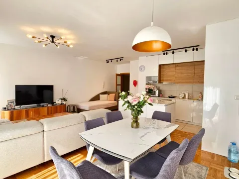 Prodaja, trosoban stan, 95m², Stari Aerodrom, Podgorica - image 2