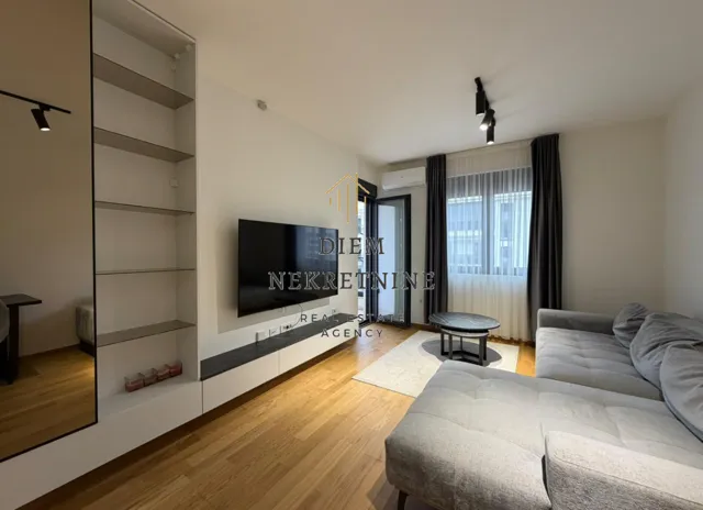 Izdavanje, jednosoban stan, 45m², City Kvart, Podgorica