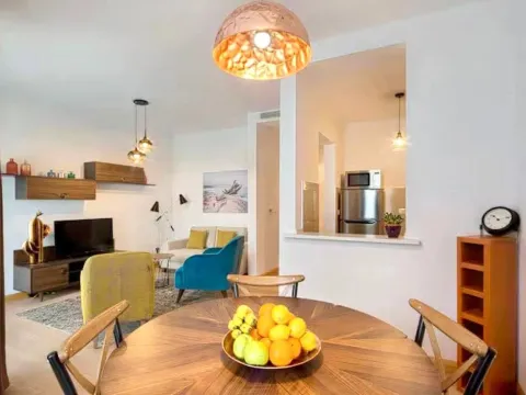 Sale, two bedroom apartment, 77m², Centar, Budva - image 1