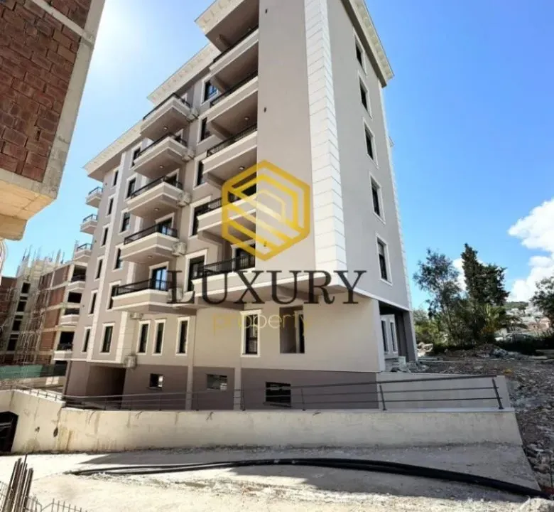 Sale, two bedroom apartment, 69m², Šušanj, Bar
