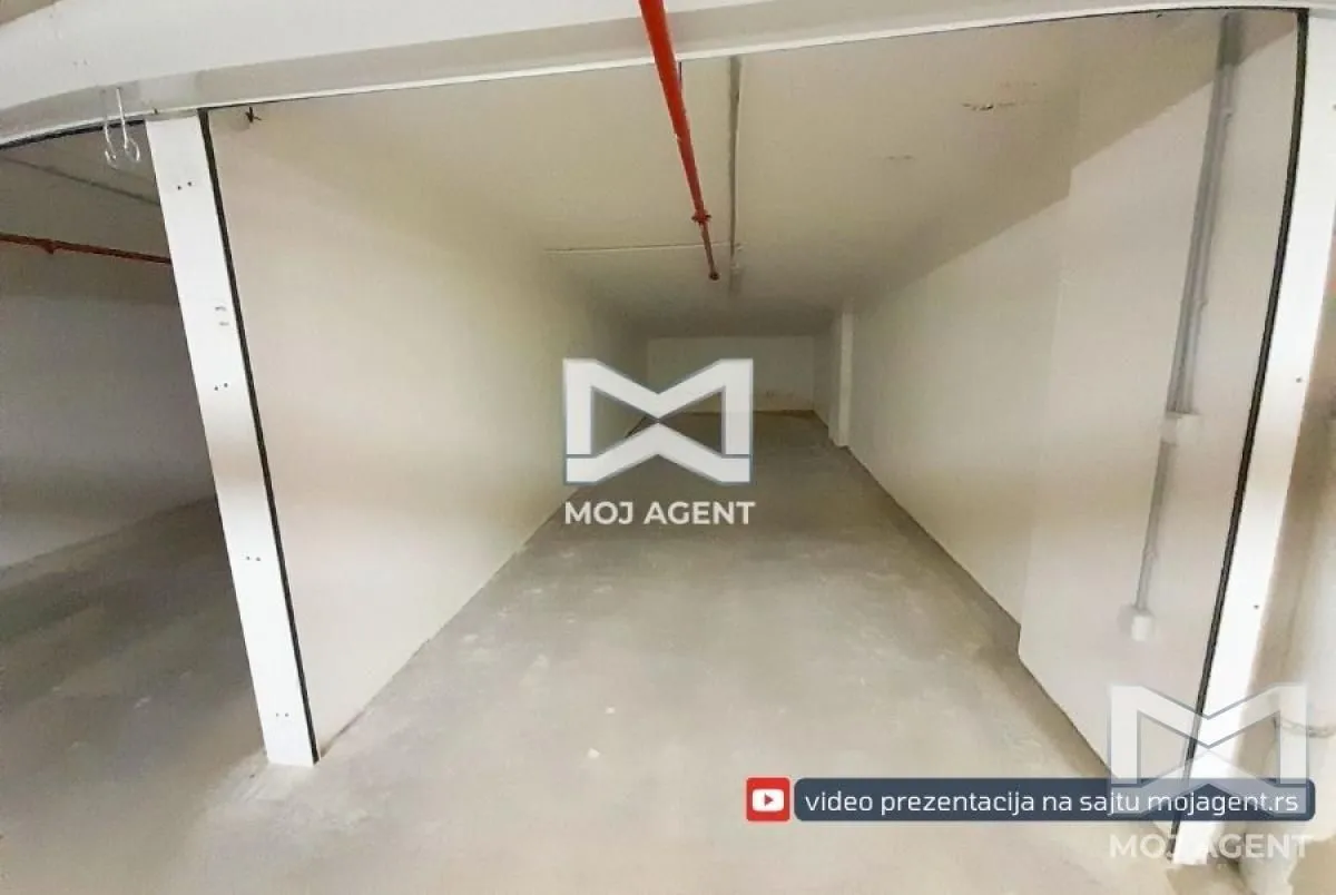 Izdavanje, trosoban stan, 76m², Niš, Srbija