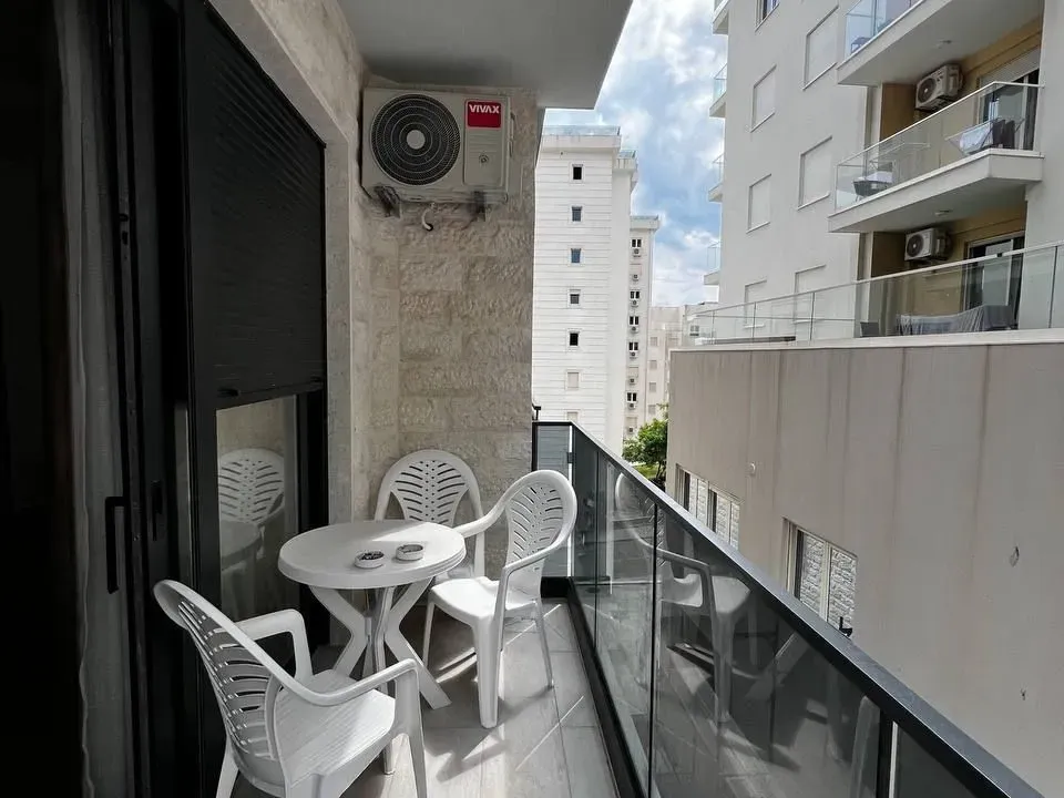 Prodaja, dvosoban stan, 61m², Bečići, Budva
