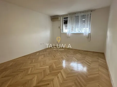 Rent, two bedroom apartment, 65m², Pobrežje, Podgorica - image 1