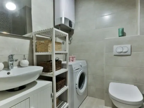 Daily-rent, two bedroom apartment, 60m², Centar, Budva - image 8