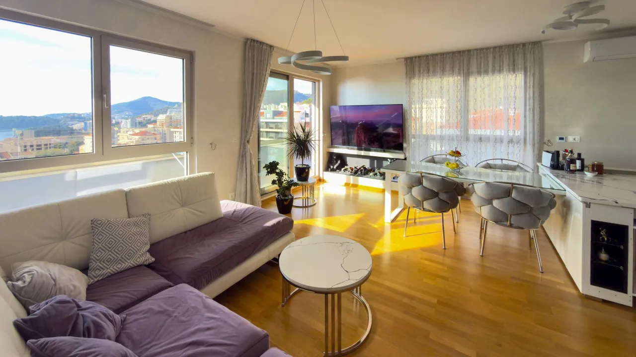 Sale, three bedroom apartment, 430m², Bečići, Budva