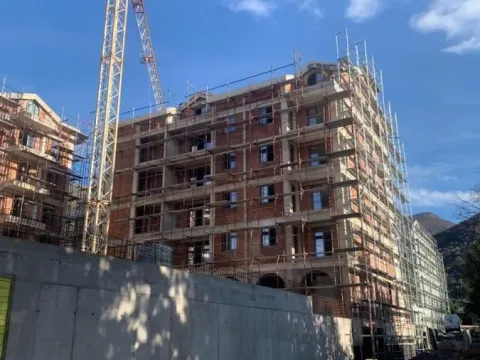 Sale, two bedroom apartment, 62m², Donja Lastva, Tivat - image 2