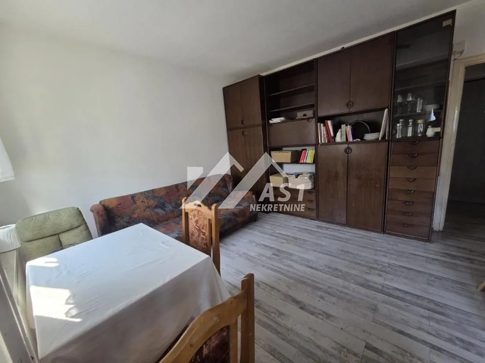 Izdavanje, jednosoban stan, 45m², Petrovaradin, Novi Sad