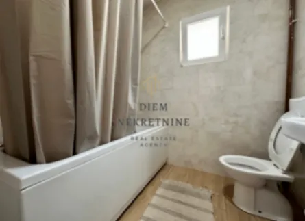 Izdavanje, kuća, 200m², Tološi, Podgorica - image 6