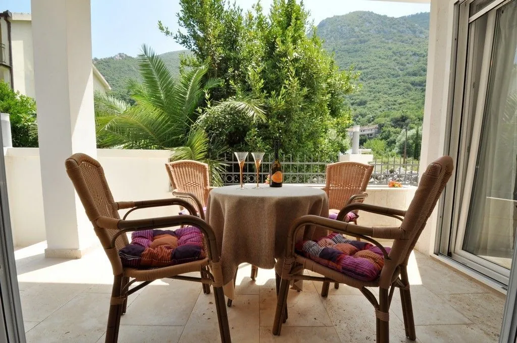 Sale, house, 131m², Lipci, Kotor