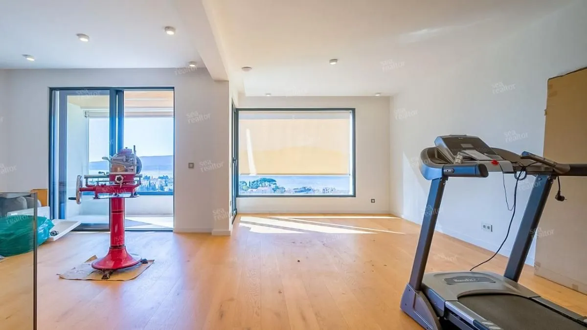 Prodaja, dvosoban stan, 100m², Tivat, Crna Gora