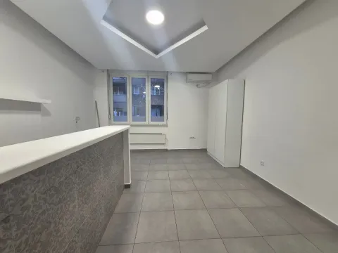 Izdavanje, poslovni prostor, 52m², Stari Grad, Beograd - image 4