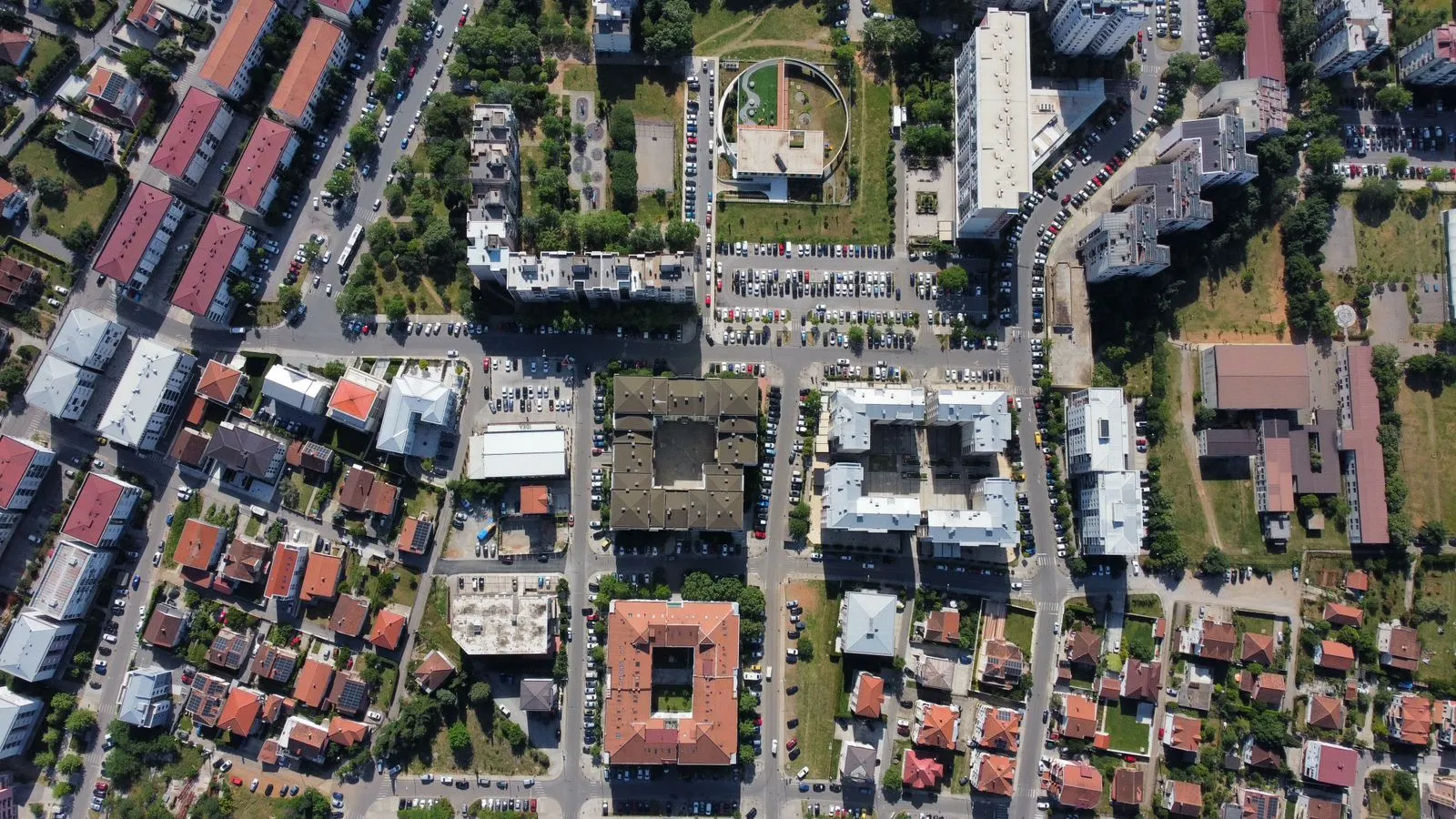 Rent, parking/garage, 15m², Blok 9, Podgorica