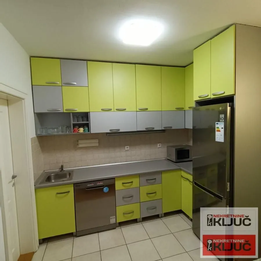 Prodaja, trosoban stan, 90m², Nova Detelinara, Novi Sad Sve Podlokacije