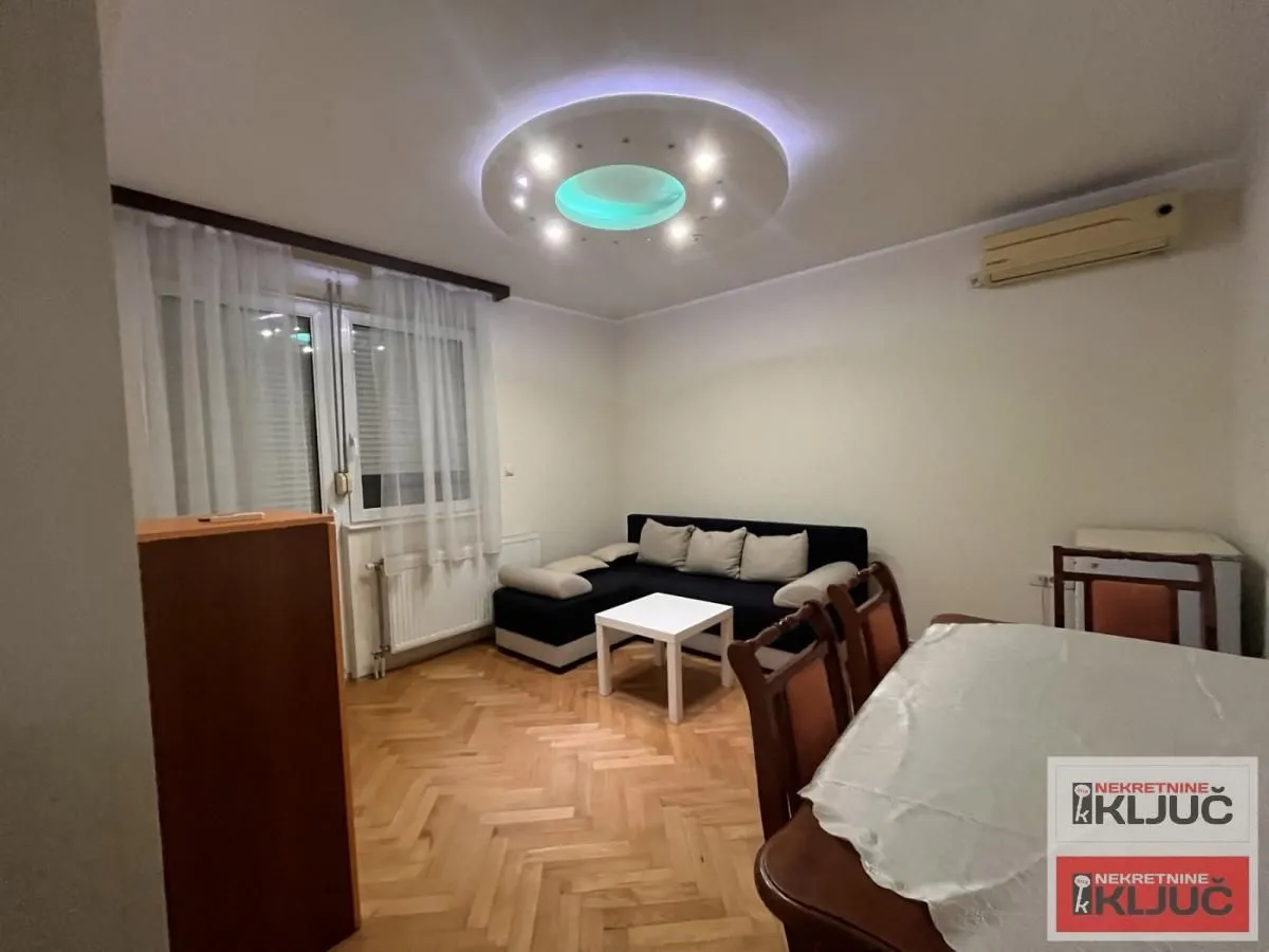 Izdavanje, dvosoban stan, 42m², Grbavica, Novi Sad Sve Podlokacije