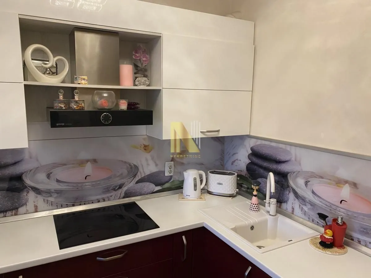 Prodaja, četvorosoban stan, 120m², Novo naselje, Novi Sad