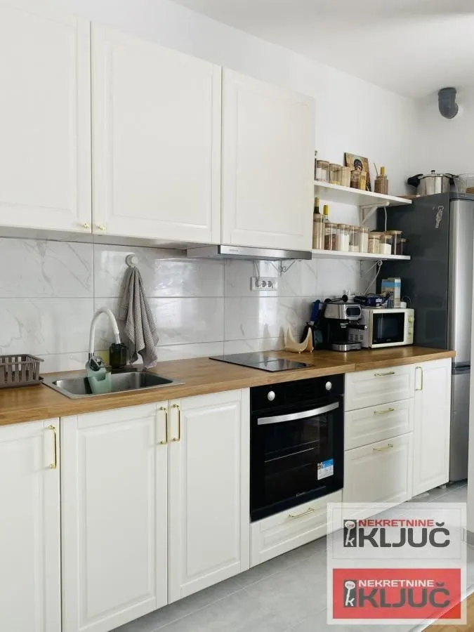 Prodaja, jednosoban stan, 30m², Lipov gaj, Novi Sad Sve Podlokacije