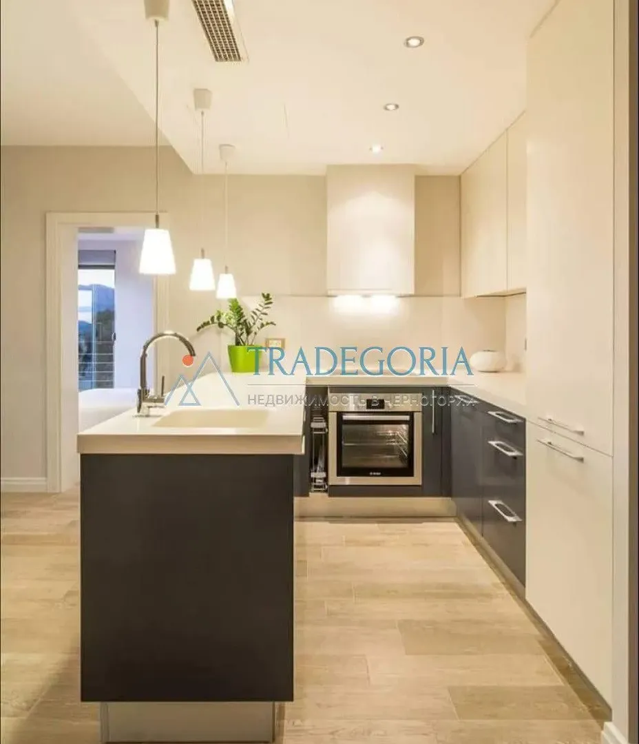 Prodaja, dvosoban stan, 100m², Tivat, Crna Gora