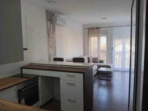 Izdavanje, garsonjera, 31m², City Kvart, Podgorica - image 4