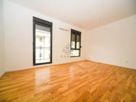 Izdavanje, dvosoban stan, 64m², Tološi, Podgorica - image 2