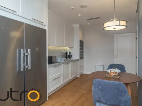 Prodaja, trosoban stan, 237m², Centar, Bar - image 10