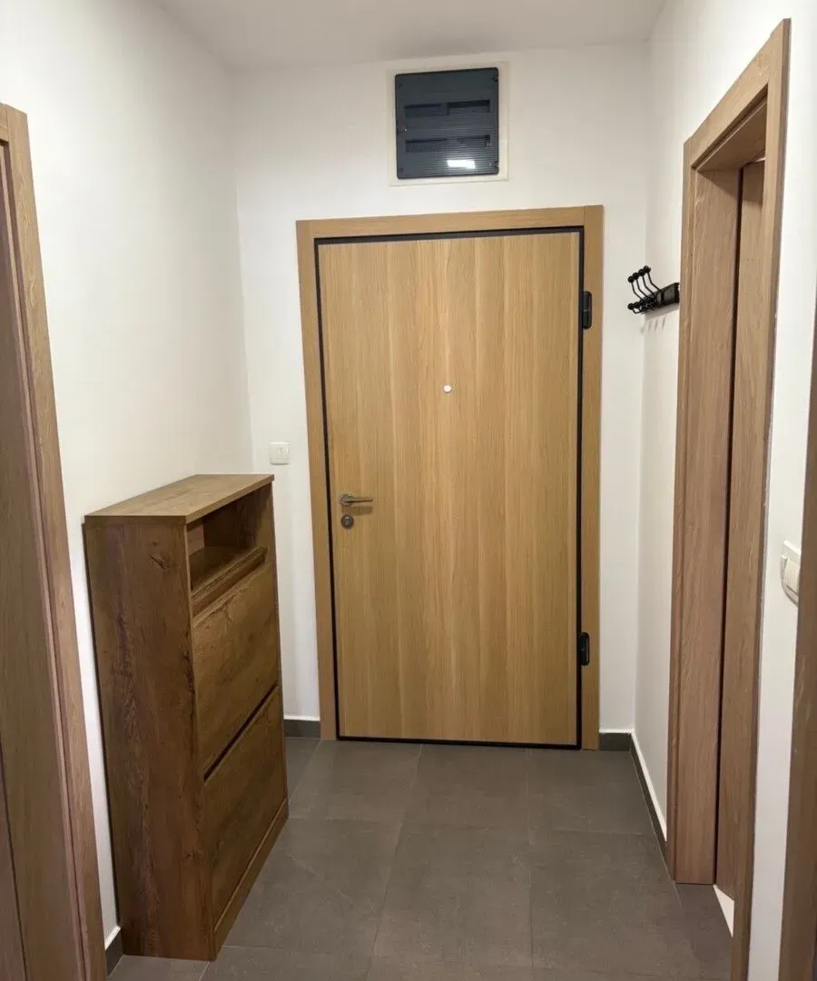 Izdavanje, jednosoban stan, 50m², Master Kvart, Podgorica