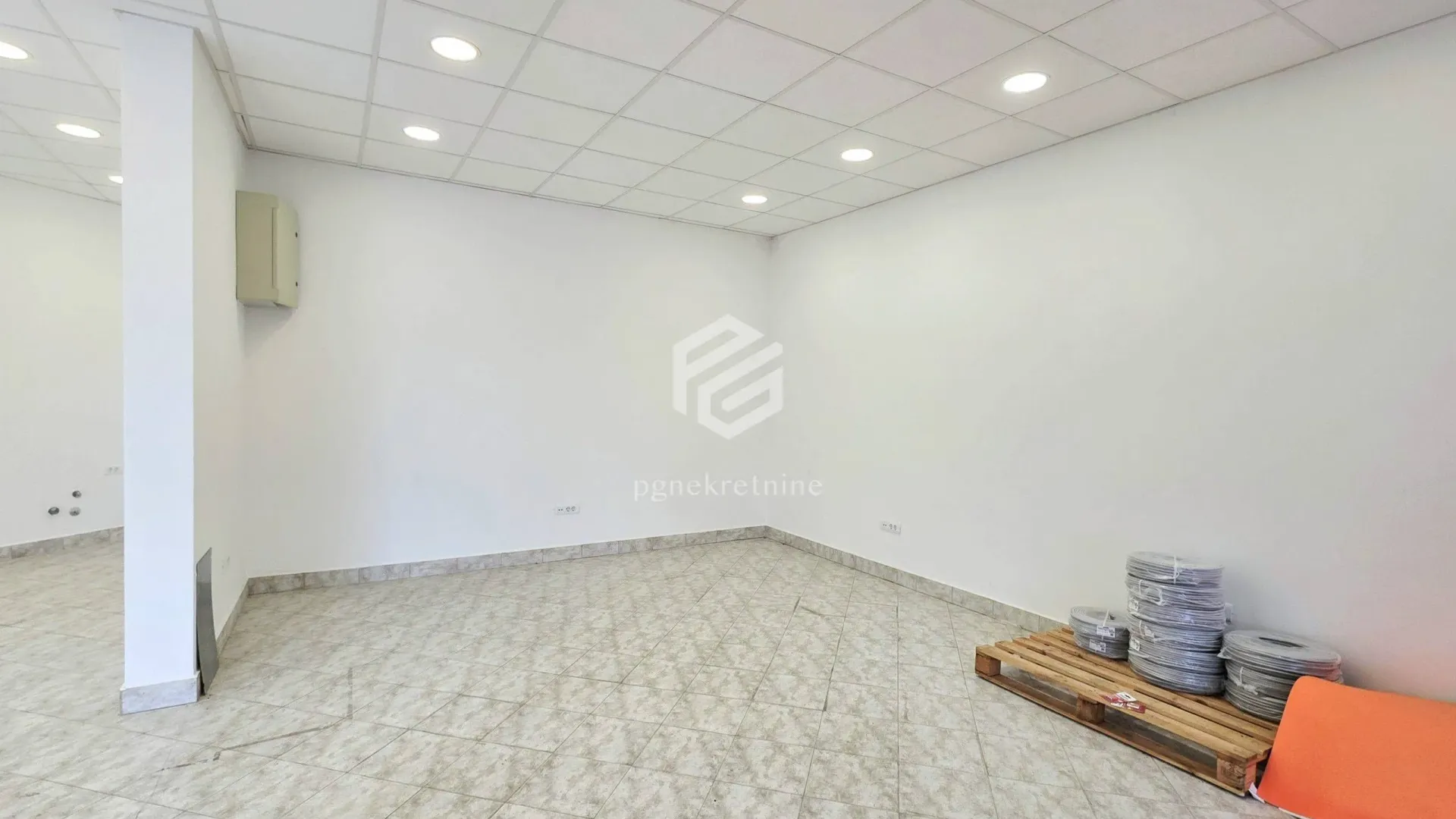 Rent, office space, 75m², Stari Aerodrom, Podgorica
