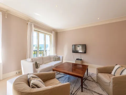 Izdavanje, jednosoban stan, 119m², Porto Montenegro, Tivat - image 9