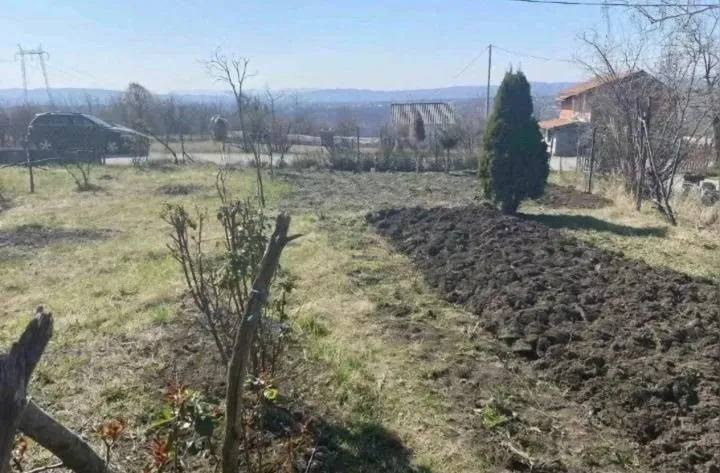 Prodaja, plac, 810m², Kragujevac, Srbija