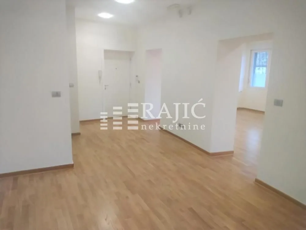 Rent, three bedroom apartment, 80m², Kalemegdan, Beograd