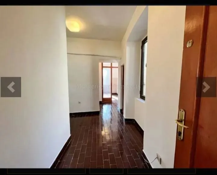 Prodaja, dvosoban stan, 84m², Centar, Kotor