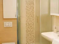 Izdavanje, dvosoban stan, 50m², Centar, Budva - image 8