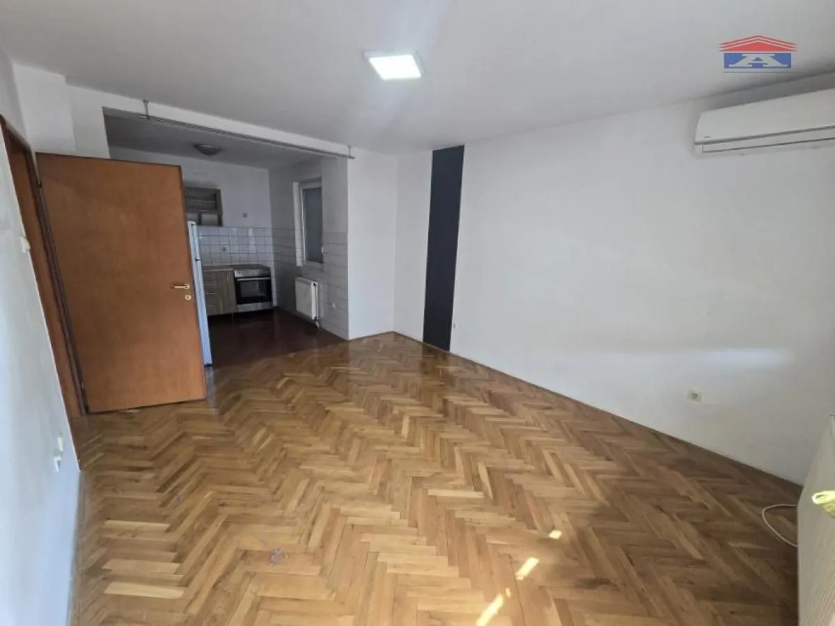 Izdavanje, jednosoban stan, 46m², Nova Detelinara, Novi Sad Sve Podlokacije
