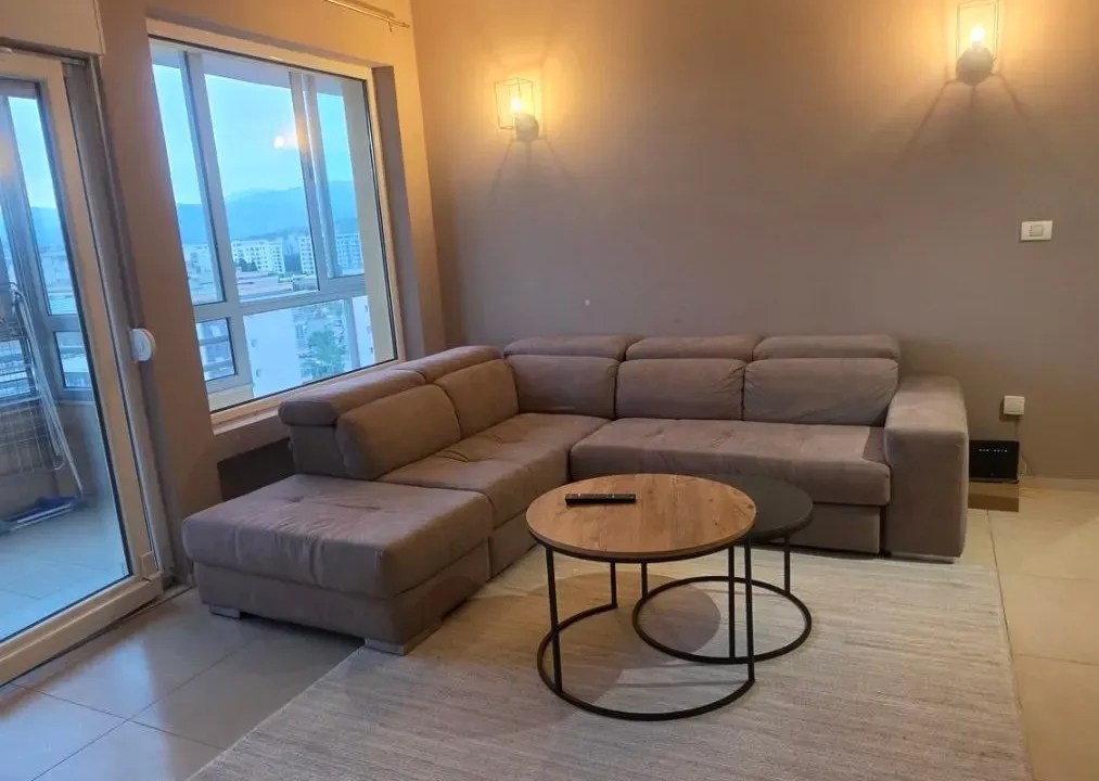 Izdavanje, dvosoban stan, 70m², City Kvart, Podgorica