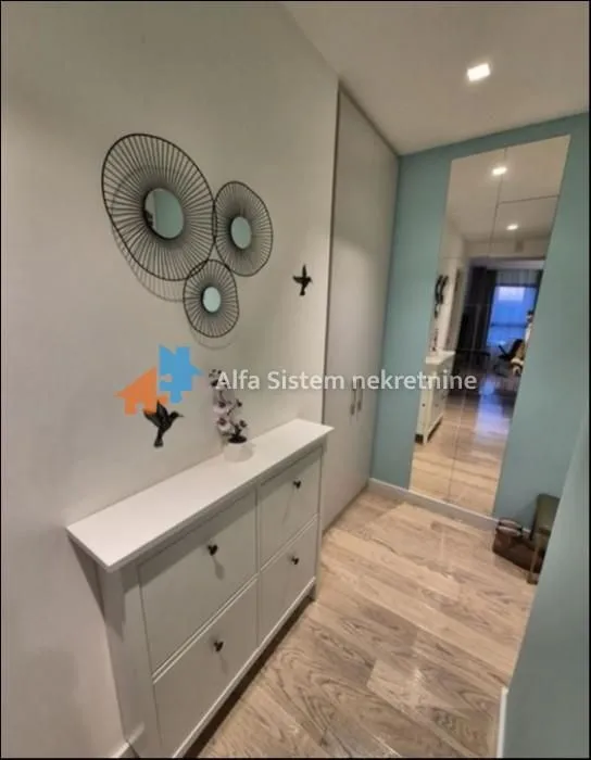 Izdavanje, dvosoban stan, 63m², Savski Venac, Beograd