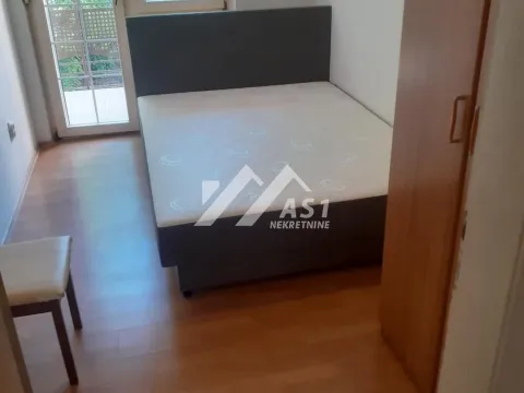 Izdavanje, dvosoban stan, 44m², Centar, Novi Sad - image 4
