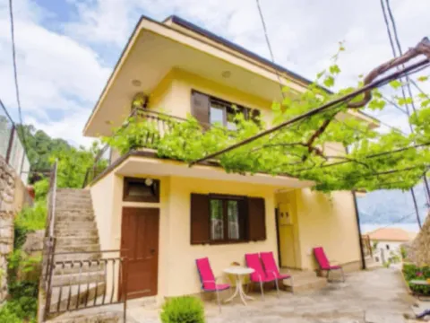 Rent, house, 200m², Prčanj, Kotor - image 8