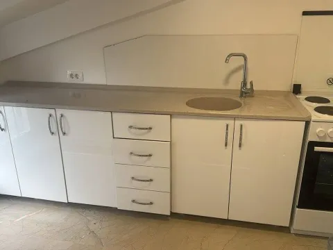 Izdavanje, dvosoban stan, 68m², Stara Varoš, Podgorica - image 8