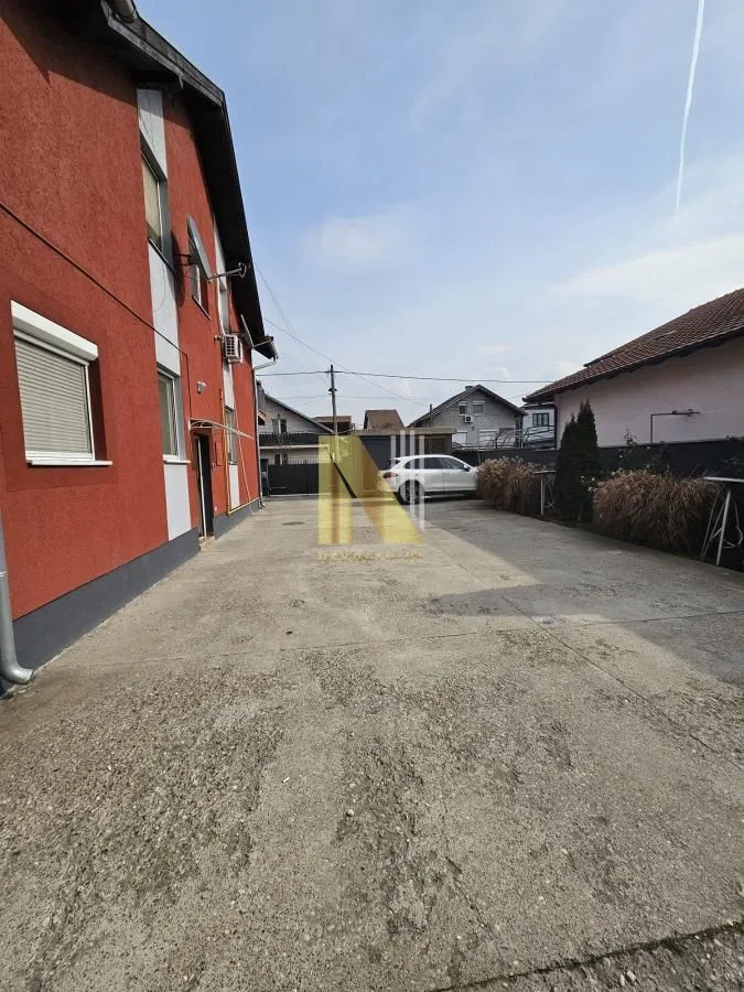 Sale, house, 242m², Lipov gaj, Novi Sad Sve Podlokacije