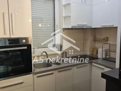 Izdavanje, četvorosoban stan, 96m², Vračar Sve Podlokacije, Beograd - image 9