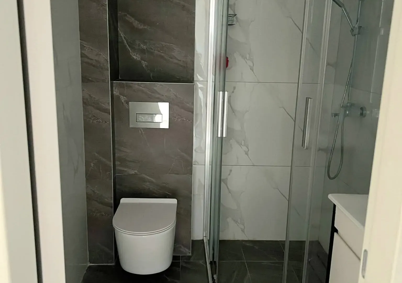 Izdavanje, dvosoban stan, 53m², Rozino, Budva
