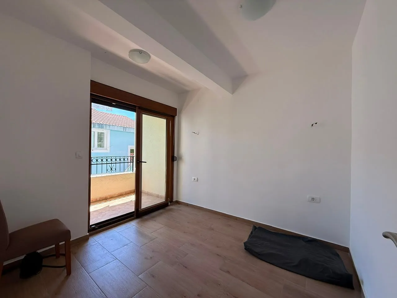 Prodaja, jednosoban stan, 40m², Podmaine, Budva