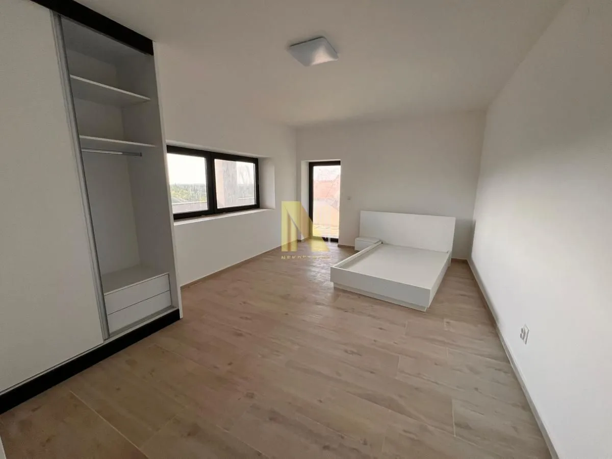 Prodaja, kuća, 591m², Sremska Kamenica, Petrovaradin