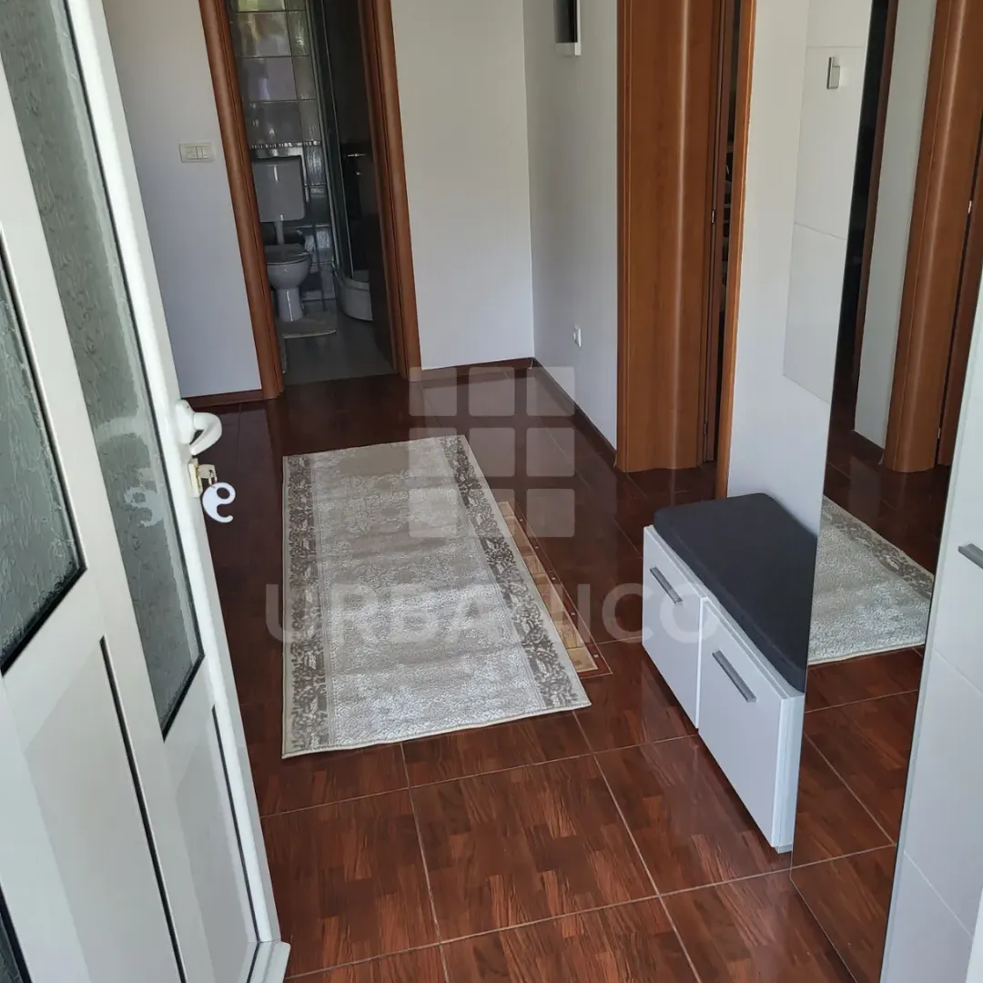 Izdavanje, dvosoban stan, 71m², Igalo, Herceg Novi