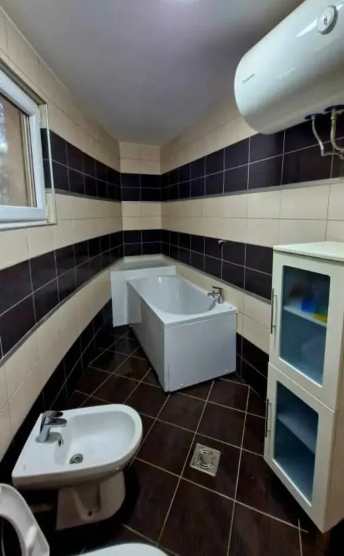 Rent, three bedroom apartment, 140m², Tomba, Bar