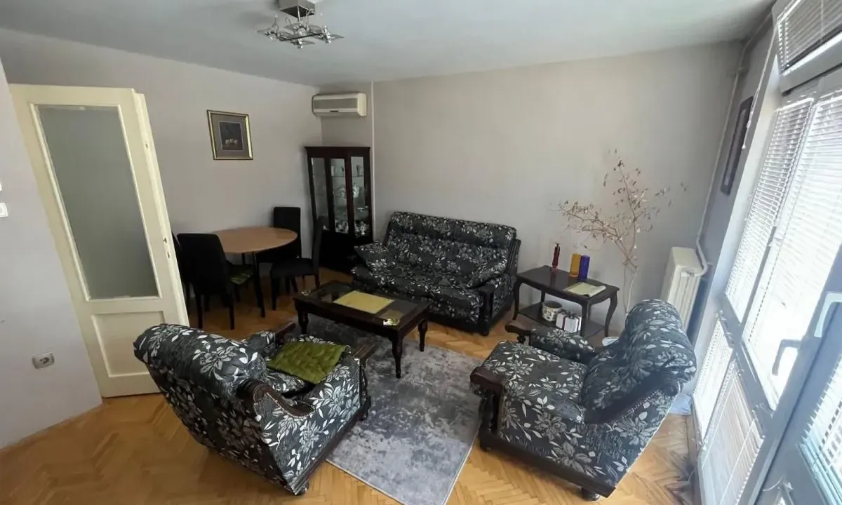 Izdavanje, dvosoban stan, 51m², Centar, Niš