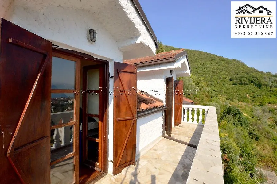 Sale, house, 200m², Baošići, Herceg Novi