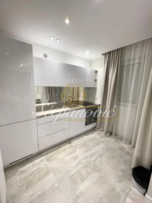 Izdavanje, stan, 69m², Bulevar Evrope, Novi Sad Sve Podlokacije