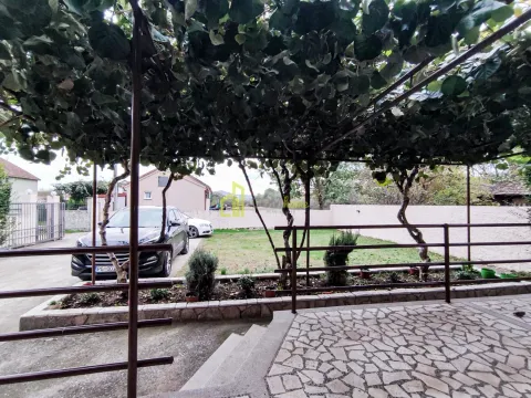 Prodaja, kuća, 180m², Donja Gorica, Podgorica - image 15