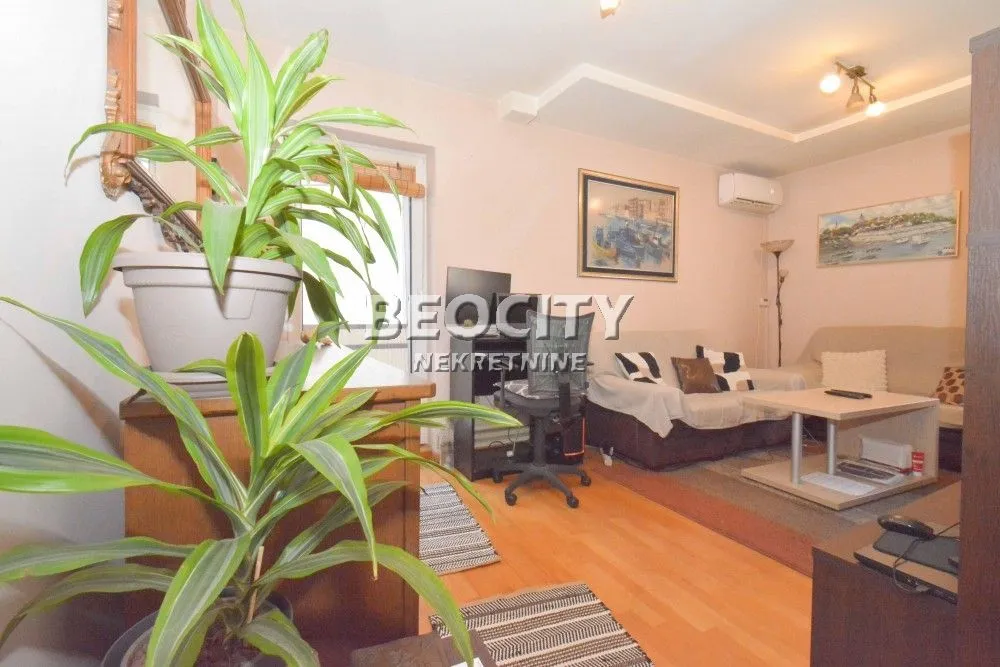 Prodaja, kuća, 86m², Gornji grad, Subotica