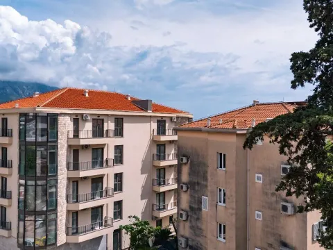 Sale, two bedroom apartment, 77m², Bečići, Budva - image 21